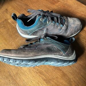 TIMBERLAND brown and teal leather women's size 9 hiking shoes like new condition